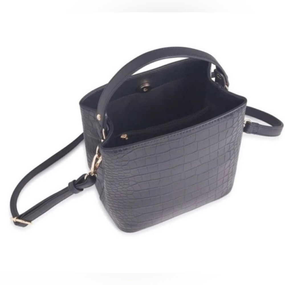 Aota All Of The Above Elena Bucket Bag Women's Black Vegan Leather Crossbody NWT - Picture 5 of 11